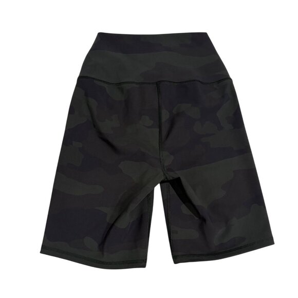 ALO Yoga 7” High Waisted Vapor Shorts in Black Camo - Picture 3 of 4